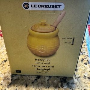 Le Creuset Dijon Yellow Honey Pot W Dipper NIB